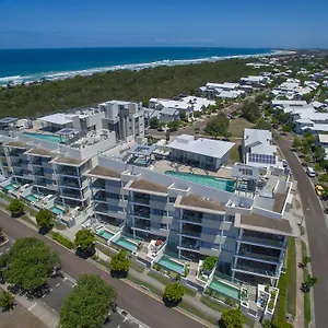 https://white-shells-luxury-apartments.queenslandhotels.net
