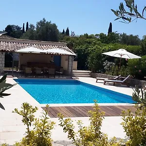 https://aux-charmes-de-grasse.fr-provencehotel.com