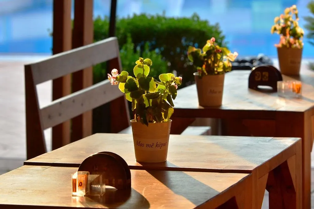 Te Stela Resort & Spa Yrsheku